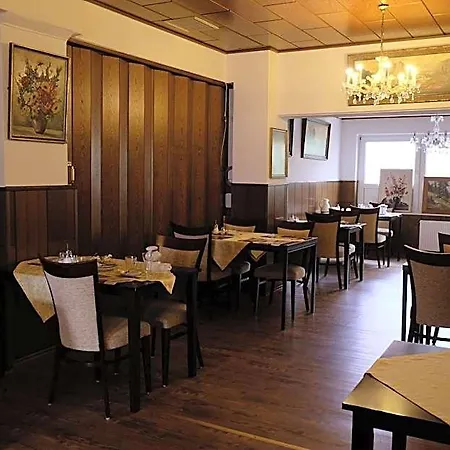 Gruner Kranz 3*