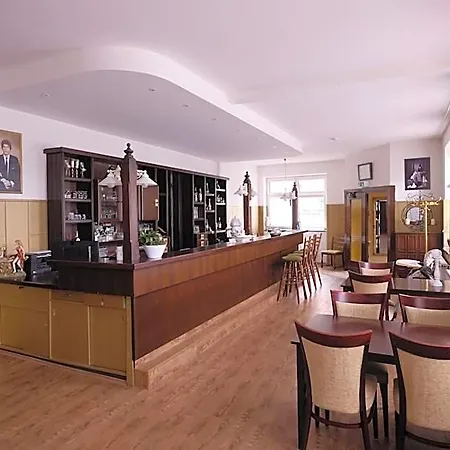 Gruner Kranz Hotel